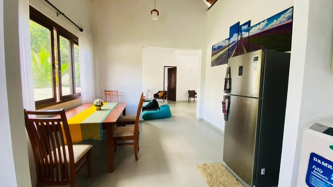 Travel Inn Deluxe Anniewatta Kandy Sri Lanka